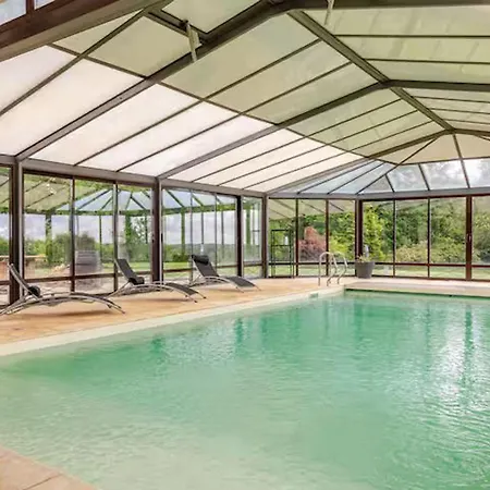 Maison D'architecte Avec Piscine Chauffée Et Parc Sécurisé - Fr-1-410-487