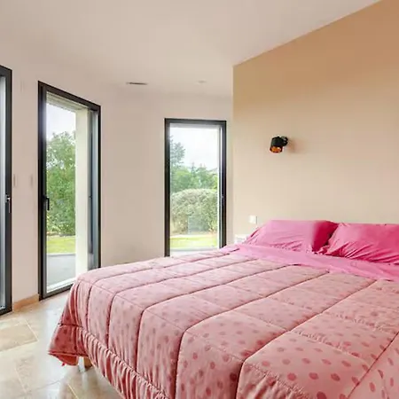 Maison D'architecte Avec Piscine Chauffee Et Parc Securise - Fr-1-410-487 * Soulitre