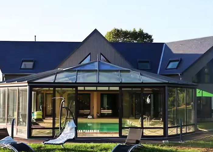 Maison D'architecte Avec Piscine Chauffée Et Parc Sécurisé - Fr-1-410-487 Hébergement de vacances