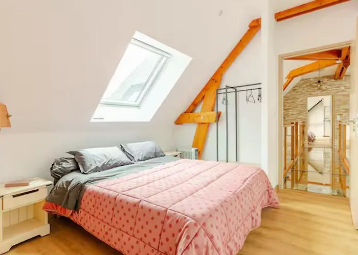 Maison D'architecte Avec Piscine Chauffée Et Parc Sécurisé - Fr-1-410-487