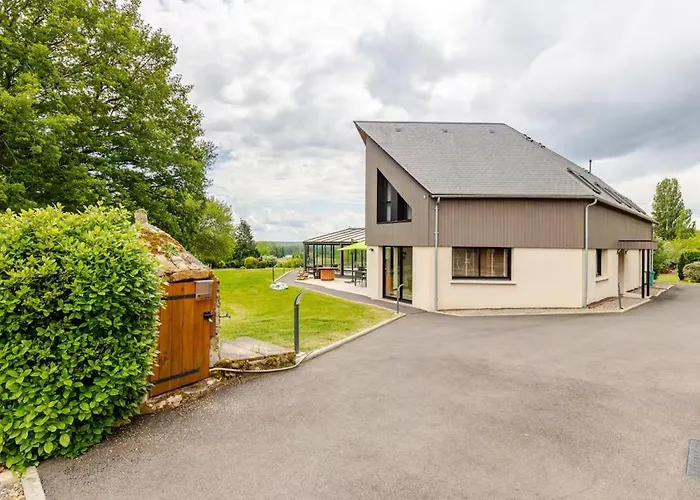 Maison D'architecte Avec Piscine Chauffée Et Parc Sécurisé - Fr-1-410-487 * Soulitre