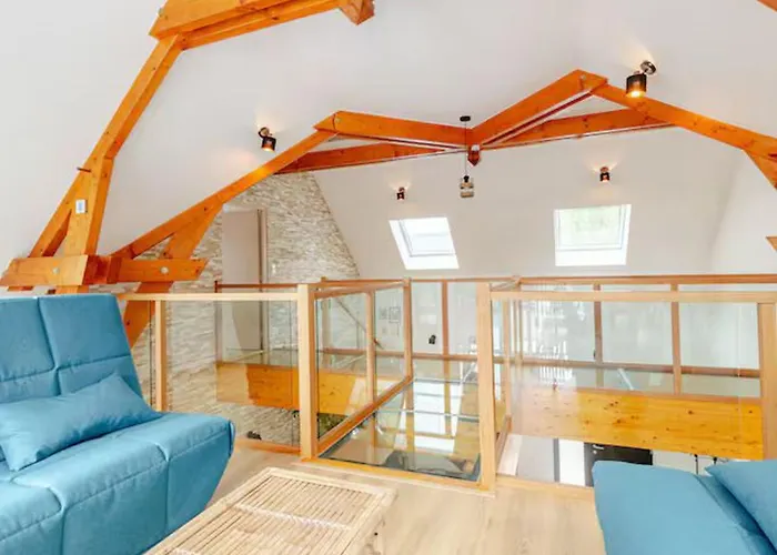 Maison D'architecte Avec Piscine Chauffée Et Parc Sécurisé - Fr-1-410-487