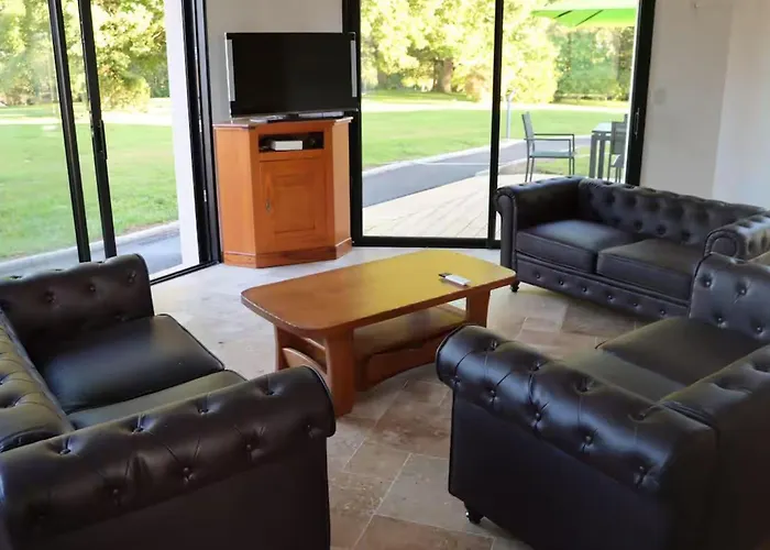 Hébergement de vacances Maison D'architecte Avec Piscine Chauffée Et Parc Sécurisé - Fr-1-410-487 Soulitre